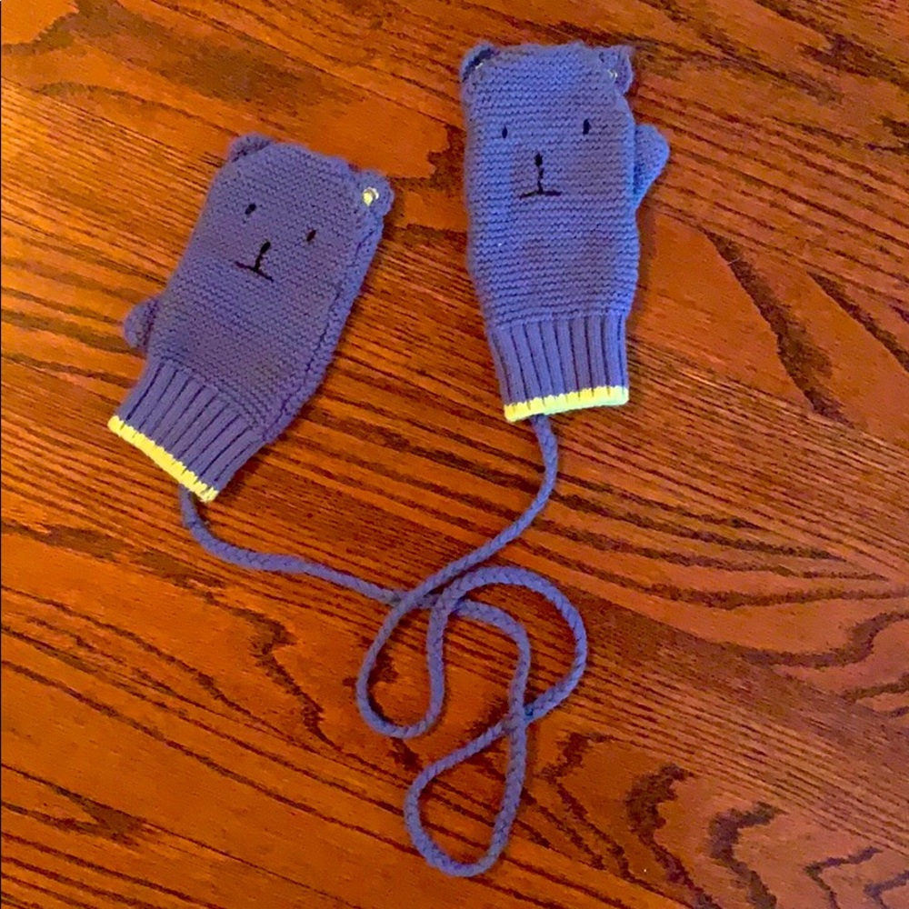 Egg baby mittens